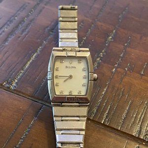 BULAVA WOMEN'S WATCH WITH SQUARE FACE / C8671383 - GREAT EVERYDAY WATCH